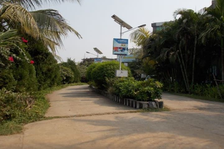 Smt Kishoritai Bhoyar College of Pharmacy campus in Kamptee, Maharashtra, India — photo 2