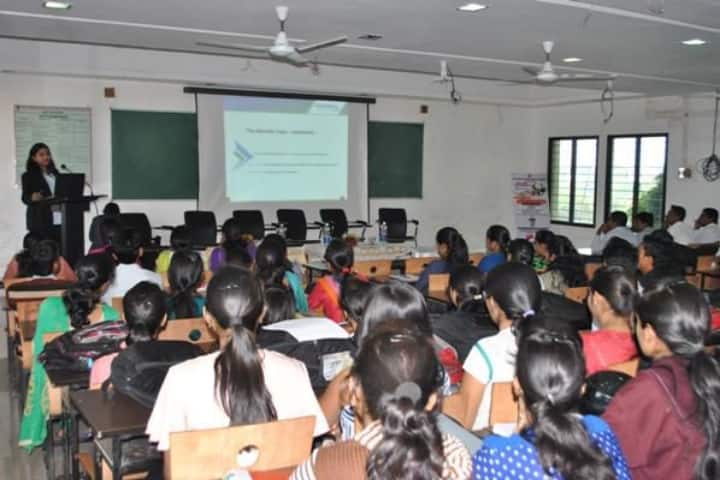 Smt Kishoritai Bhoyar College of Pharmacy campus in Kamptee, Maharashtra, India — photo 6
