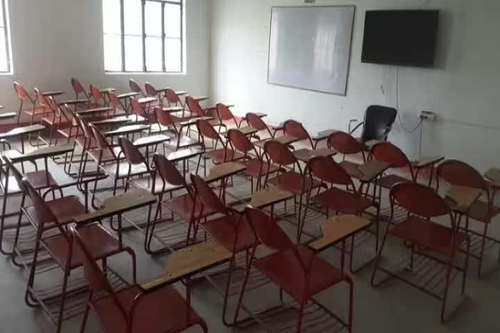 Ram Newaj Singh Mahavidyalaya campus in Faizabad, Uttar Pradesh, India — photo 3