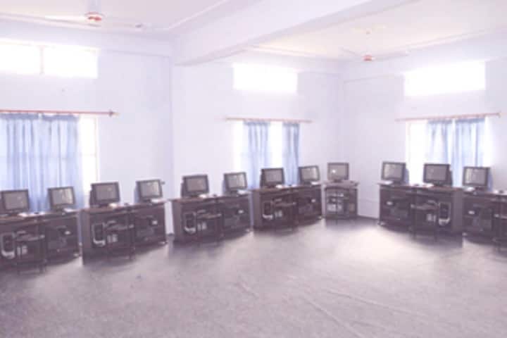 Kabutari Devi Rajeshwar Tripathi Smarak PG College campus in Gorakhpur, Uttar Pradesh, India — photo 3
