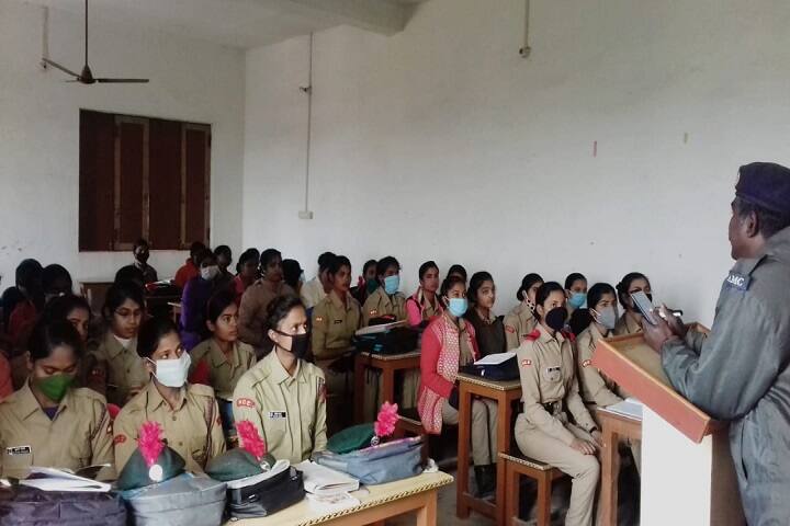 Kabutari Devi Rajeshwar Tripathi Smarak PG College campus in Gorakhpur, Uttar Pradesh, India — photo 5