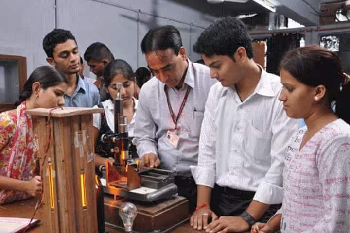 CU Shah Science College campus in Ahmedabad, Gujarat, India — photo 6