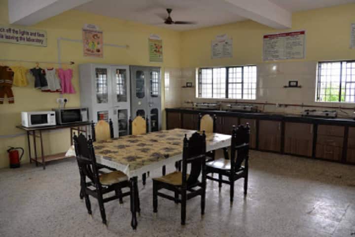 Late Dattatray Pusadkar Arts College campus in Amravati, Maharashtra, India — photo 4