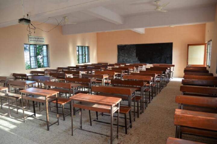 Late Dattatray Pusadkar Arts College campus in Amravati, Maharashtra, India — photo 5