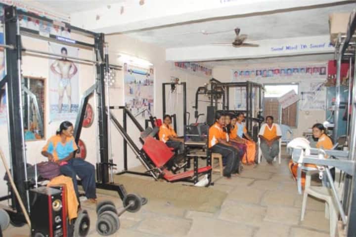 Deshbhakta Sambhajirao Garad College campus in Mohol, Maharashtra, India — photo 3