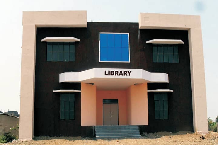 Deshbhakta Sambhajirao Garad College campus in Mohol, Maharashtra, India — photo 5