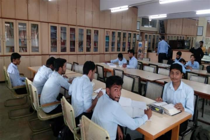 YB Chavan College of Pharmacy campus in Aurangabad, Maharashtra, India — photo 5