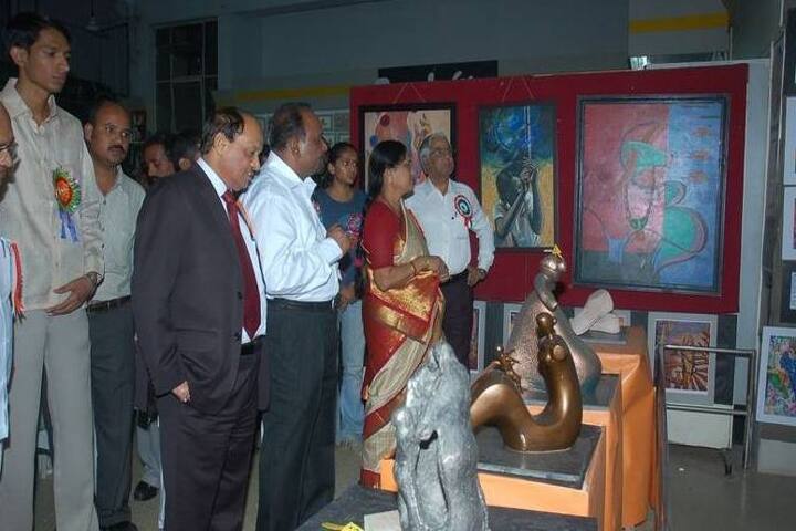 Bharati Vidyapeeth's College of Fine Arts campus in Pune, Maharashtra, India — photo 4