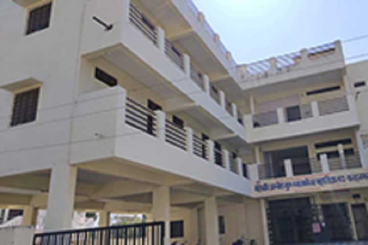 Mahaveer Ambesh Guru PG College campus in Udaipur, Rajasthan, India — photo 1