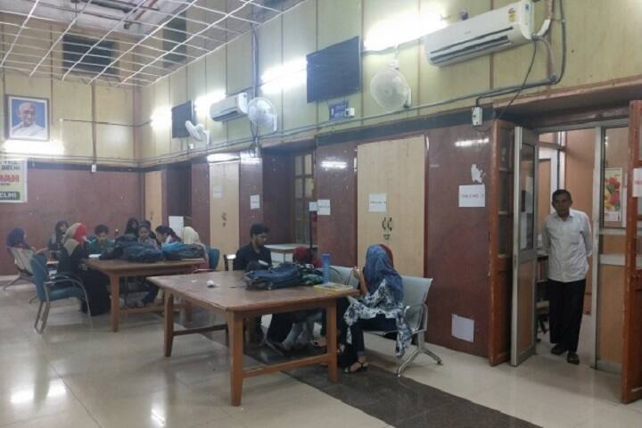 Ayurveda and Unani Tibbia College campus in New Delhi, Delhi, India — photo 5