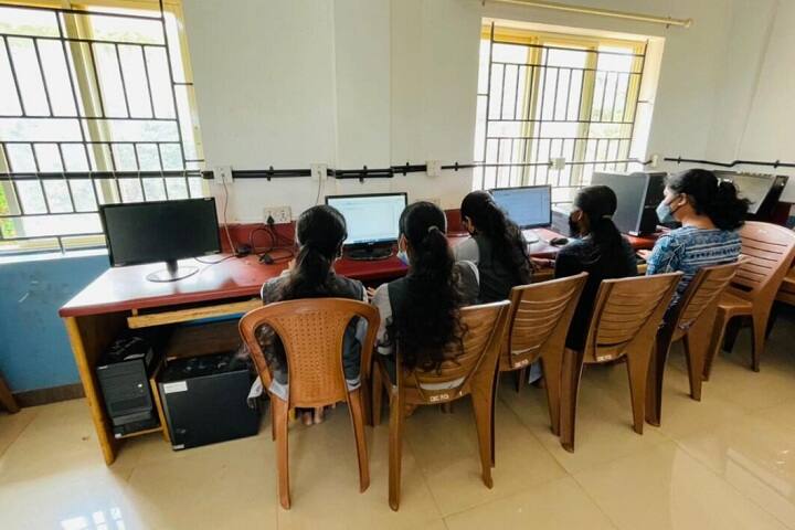 CSI Christian Muller Womens College campus in Vatakara, Kerala, India — photo 4