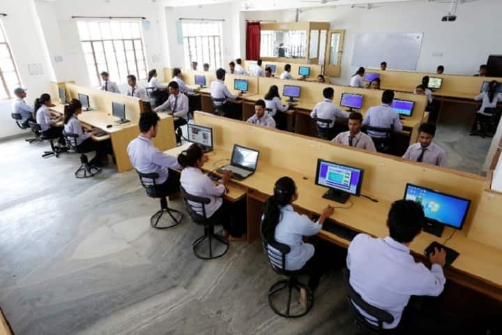 Rabindranath Tagore PG College campus in Kapasan, Rajasthan, India — photo 4