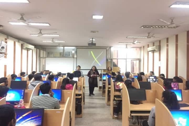 Shivaji College campus in New Delhi, Delhi, India — photo 4