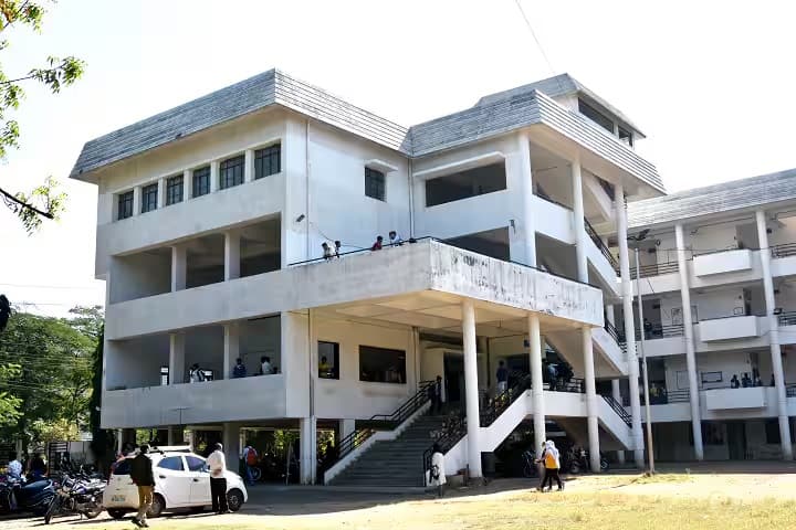 Adv Sitaram Babanbhau Anandramji Baheti Arts Commerce and Science College campus in Jalgaon, Maharashtra, India — photo 1