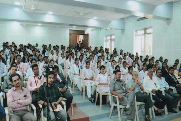 Rayat Shikshan Sanstha's Dhananjayrao Gadgil College of Commerce campus in Satara, Maharashtra, India — photo 5