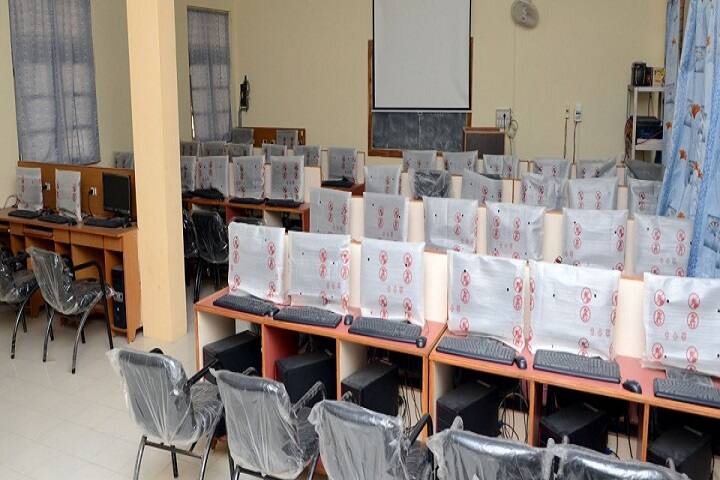 Shri MP Shah Commerce College campus in Surendranagar, Gujarat, India — photo 3