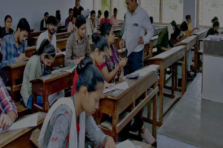 Shri MP Shah Commerce College campus in Surendranagar, Gujarat, India — photo 5