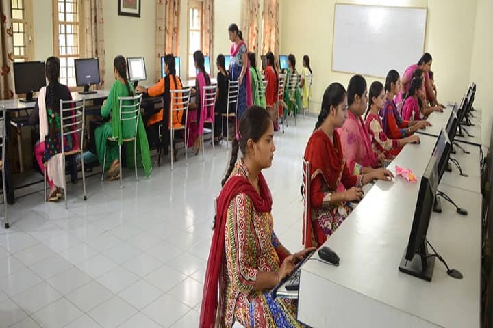 Mata Sundri Khalsa Girls College campus in Karnal, Haryana, India — photo 2