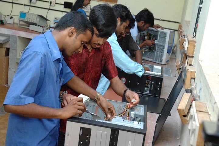 Mannam Memorial NSS College campus in Pathanamthitta, Kerala, India — photo 5