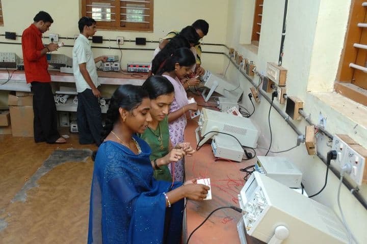 Mannam Memorial NSS College campus in Pathanamthitta, Kerala, India — photo 6