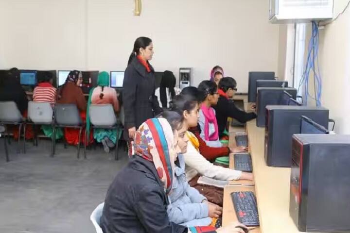 Sant Hira Dass Kanya Mahavidyalaya campus in Jalandhar, Punjab, India — photo 5