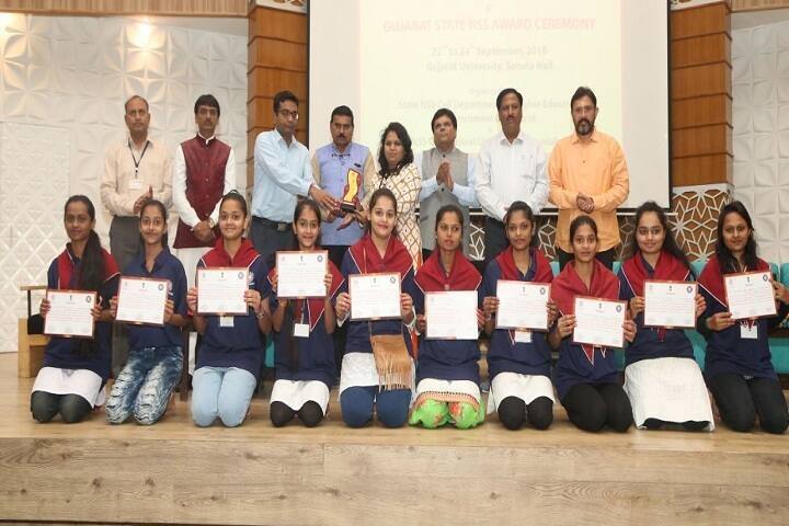 Smt NC Gandhi and Smt BV Gandhi Mahila Arts and Commerce College campus in Bhavnagar, Gujarat, India — photo 5