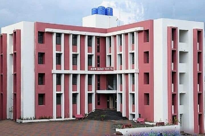Rayat Shikshan Sanstha's Sadguru Gadage Maharaj College campus in Karad, Maharashtra, India — photo 2