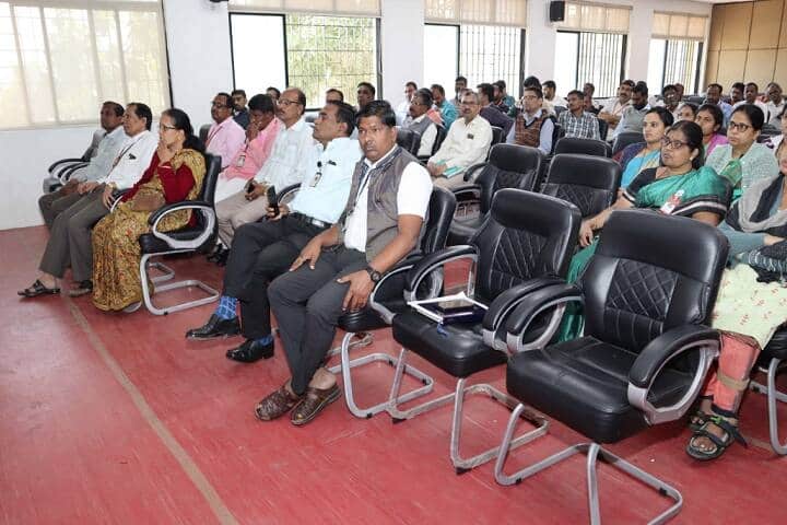 Rayat Shikshan Sanstha's Sadguru Gadage Maharaj College campus in Karad, Maharashtra, India — photo 4