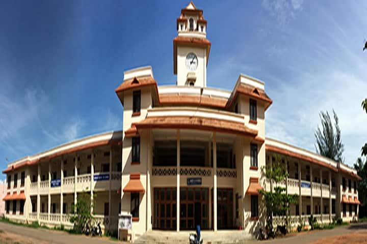 University College of Engineering campus in Thiruvananthapuram, Kerala, India — photo 1