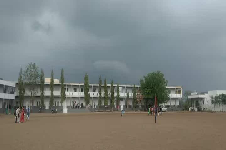 Late SD Patil Alias Baburao Dada Arts Commerce and Late Bhausaheb MD Sisode Science College campus in Shindkheda, Maharashtra, India — photo 2
