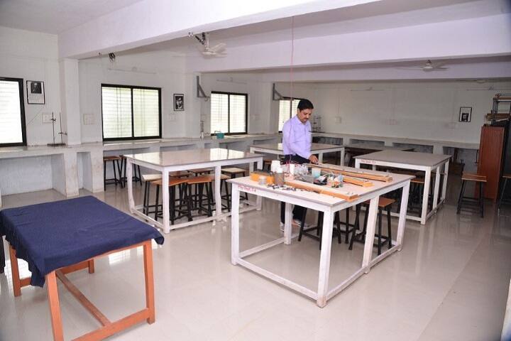 Late SD Patil Alias Baburao Dada Arts Commerce and Late Bhausaheb MD Sisode Science College campus in Shindkheda, Maharashtra, India — photo 6