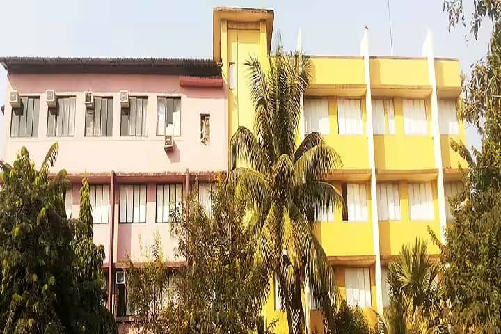 Akbar Peerbhoy College of Commerce and Economics, Mumbai campus in Mumbai City, Maharashtra, India
