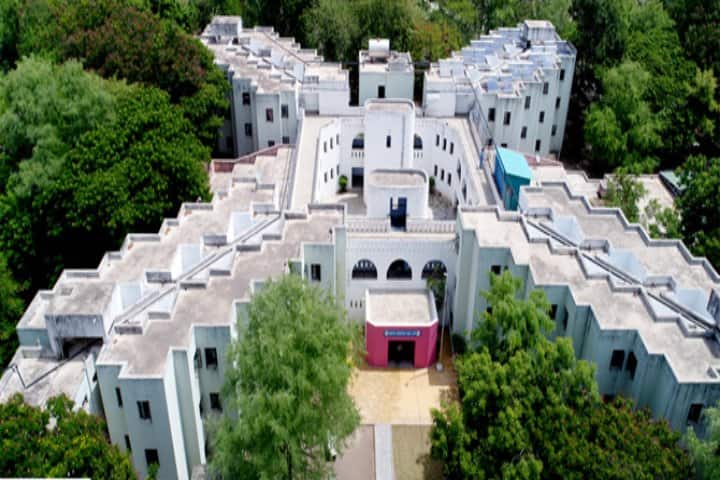 Pravara Institute of Medical Sciences campus in Loni, Maharashtra, India — photo 3