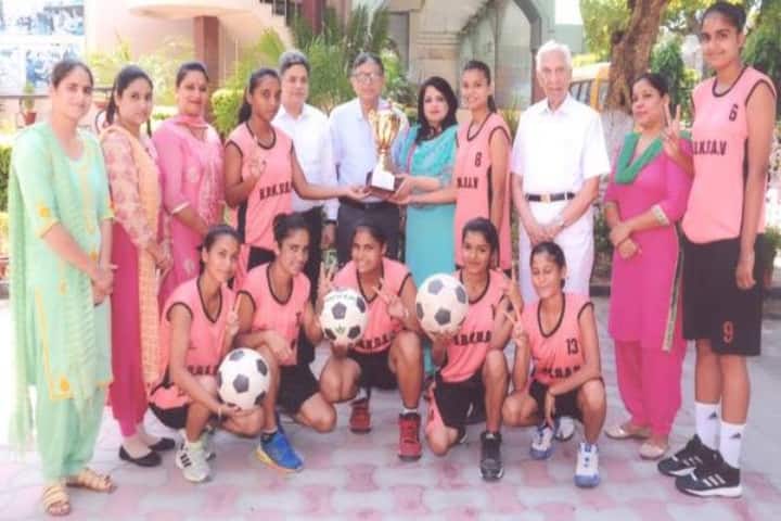 BBK DAV College for Women campus in Amritsar, Punjab, India — photo 4