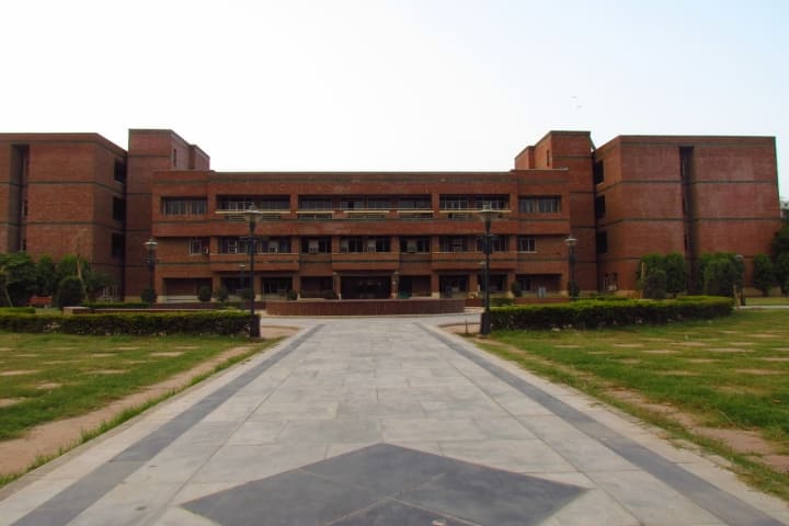 NSUT Delhi campus in New Delhi, Delhi, India — photo 2