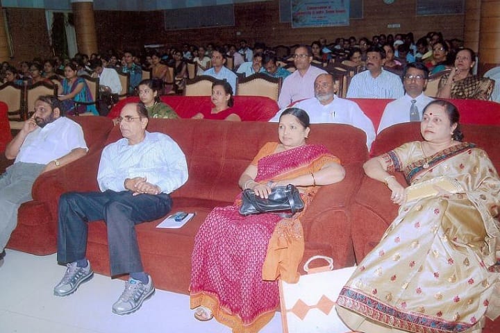 Arts and Commerce Girls College campus in Raipur, Chhattisgarh, India — photo 3