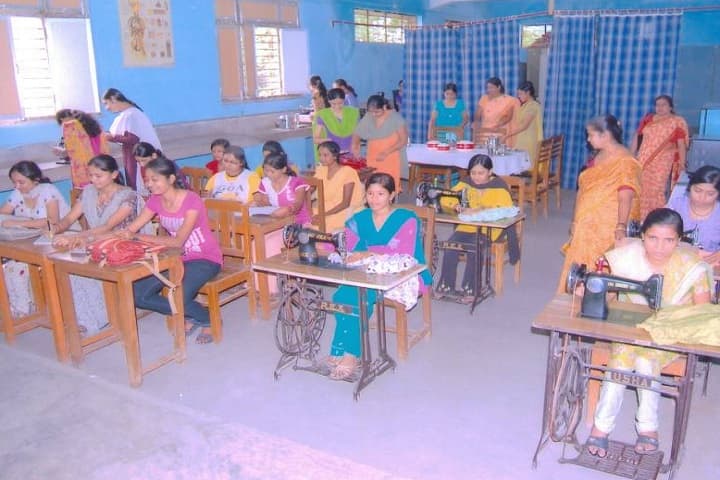 Arts and Commerce Girls College campus in Raipur, Chhattisgarh, India — photo 4