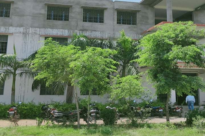 Suraj Gyan Mahavidyalaya campus in Jalaun, Uttar Pradesh, India — photo 1