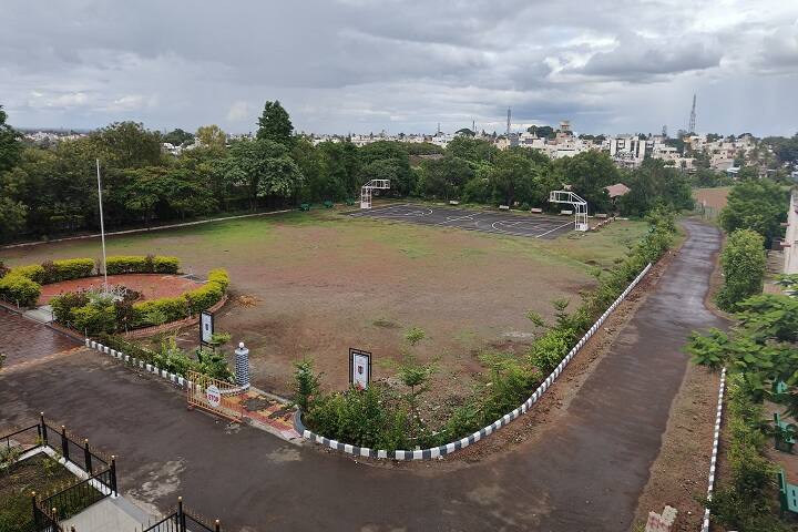 Phaltan Education Society's Mudhoji College campus in Phaltan, Maharashtra, India — photo 5