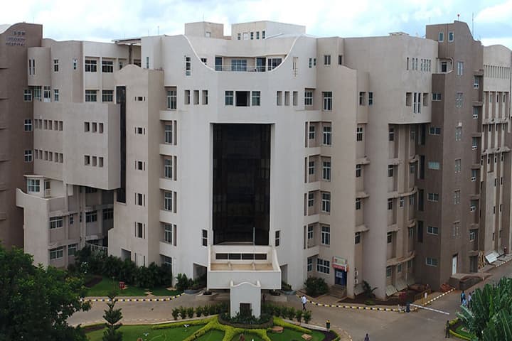 Shri Dharmasthala Manjunatheshwara University campus in Dharwad, Karnataka, India — photo 2