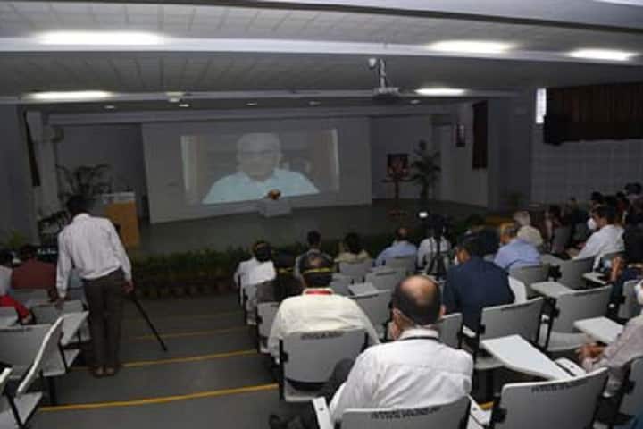 Shri Dharmasthala Manjunatheshwara University campus in Dharwad, Karnataka, India — photo 6