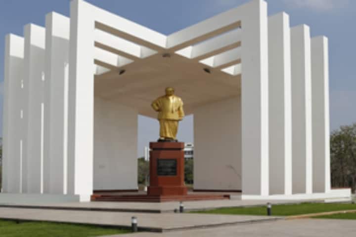 Bharathidasan University campus in Tiruchirappalli, Tamil Nadu, India — photo 3