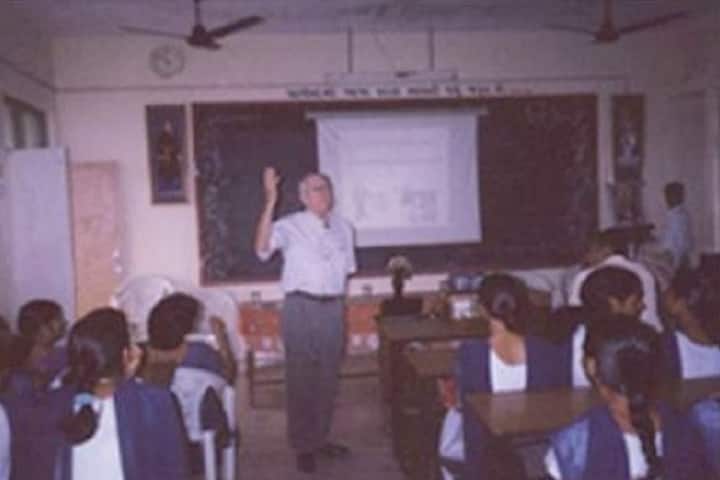 BJ Patel College of Education campus in Surat, Gujarat, India — photo 2