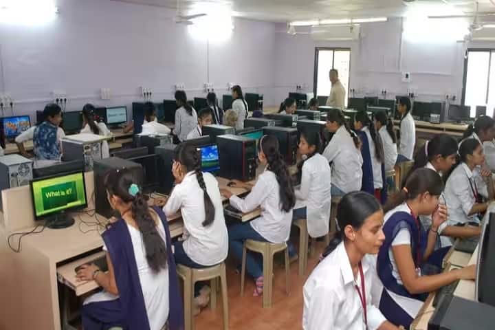 West Khandesh Bhagini Seva Mandal's Arts Commerce for Women campus in Dhule, Maharashtra, India — photo 5