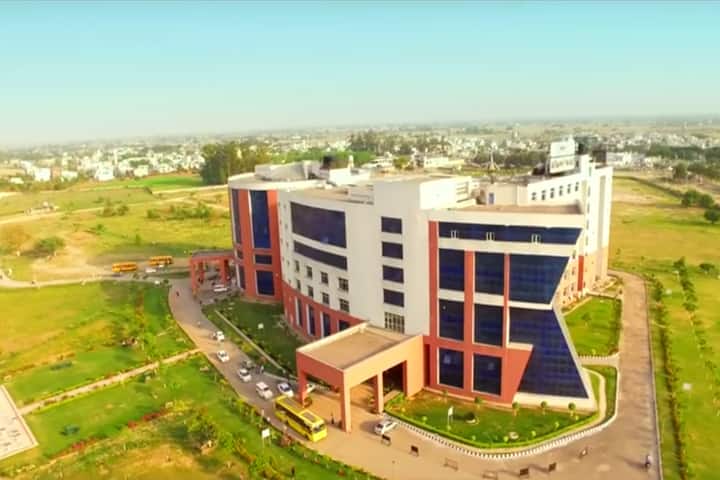 Sri Guru Granth Sahib World University campus in Fatehgarh Sahib, Punjab, India — photo 2