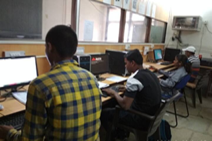 Maratha Vidya Prasarak Samaj's KRT Arts and Commerce College campus in Vani, Maharashtra, India — photo 3