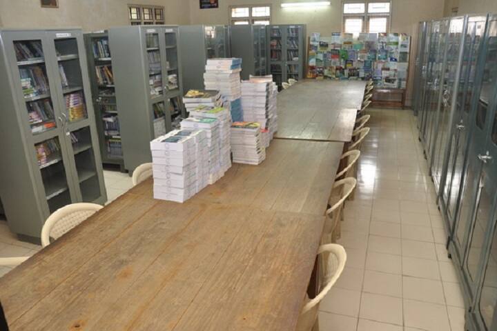 SR Luthra Institute of Management campus in Surat, Gujarat, India — photo 3