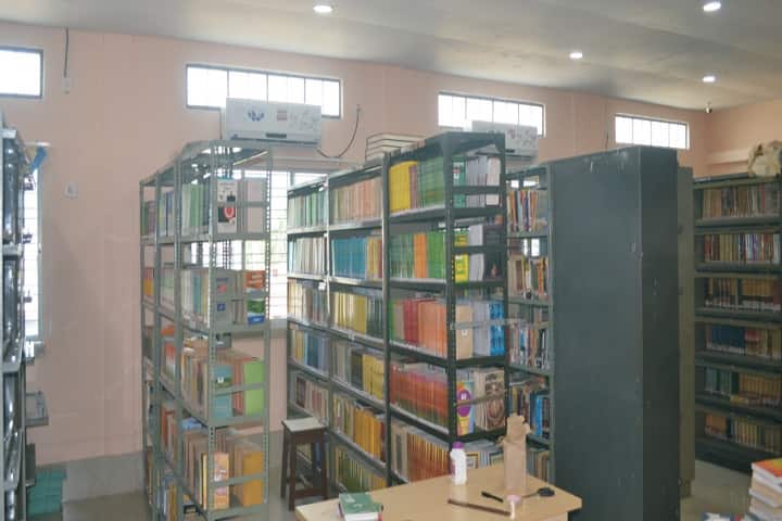 Vivekananda College campus in Kolkata, West Bengal, India — photo 6