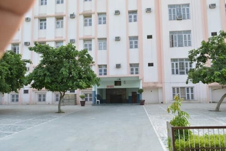 Yaduvanshi Degree College campus in Mahendragarh, Haryana, India — photo 1