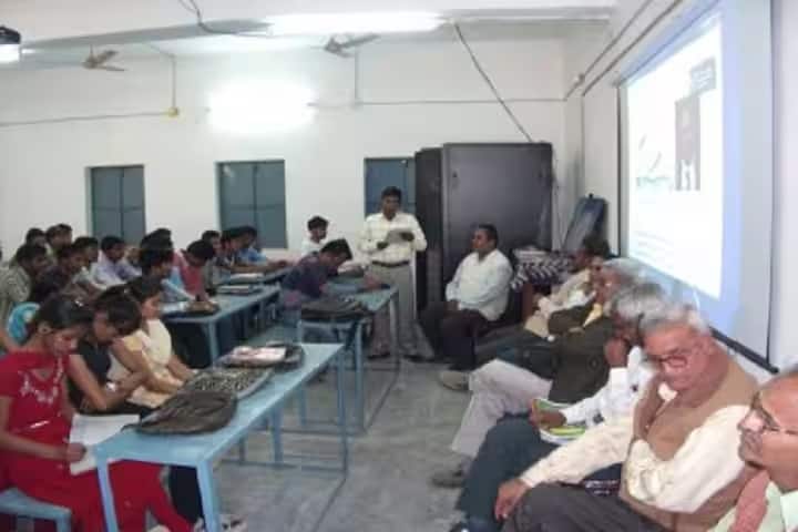 Sanjay Gandhi Smriti Government Autonomous Post Graduate College campus in Sidhi, Madhya Pradesh, India — photo 6